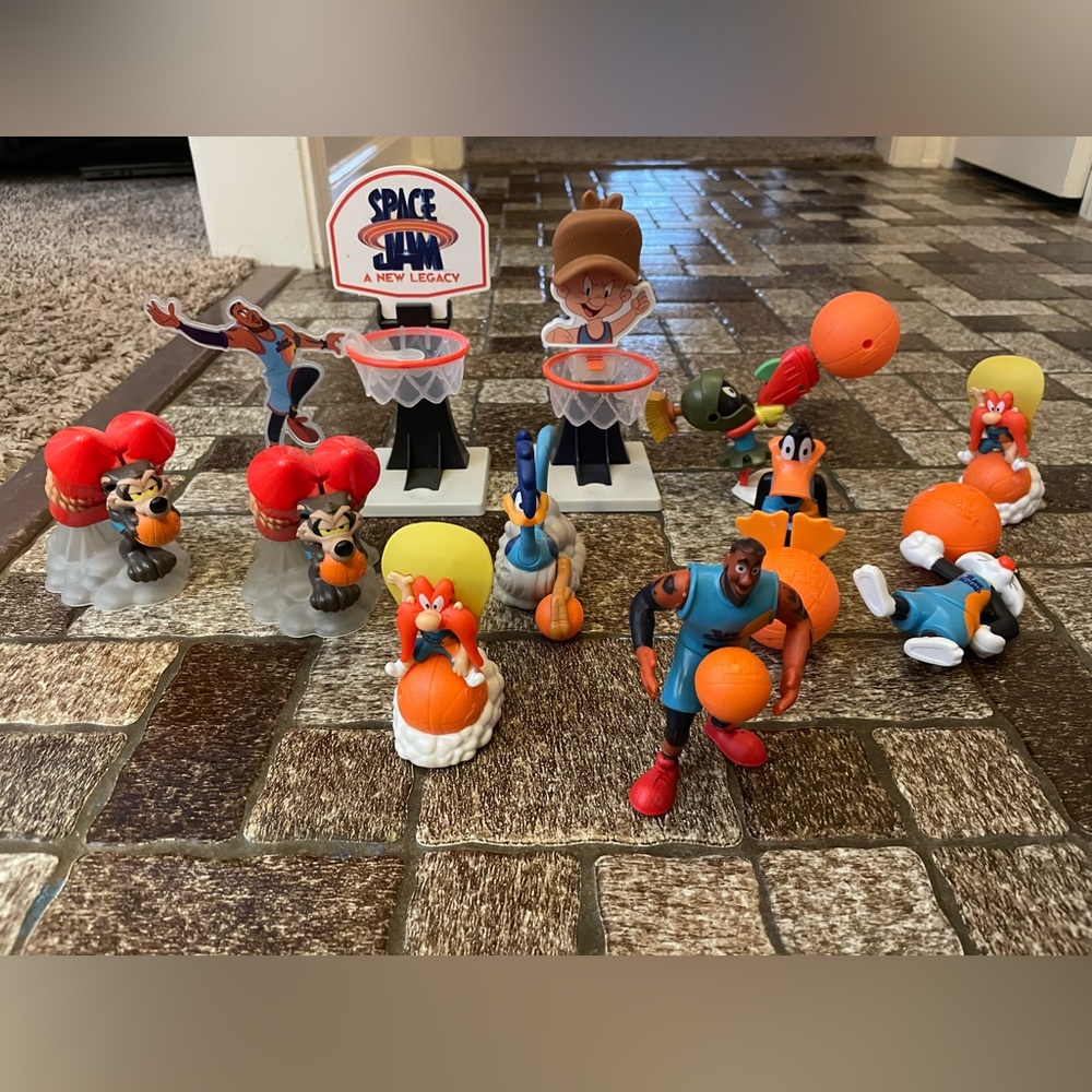 McDonald’s 2021 Space Jam toys, lot of 11